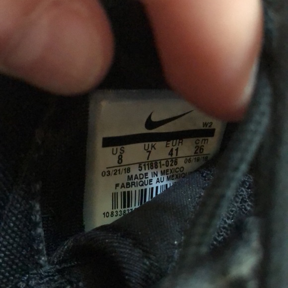 Nike shoes - Picture 3 of 3